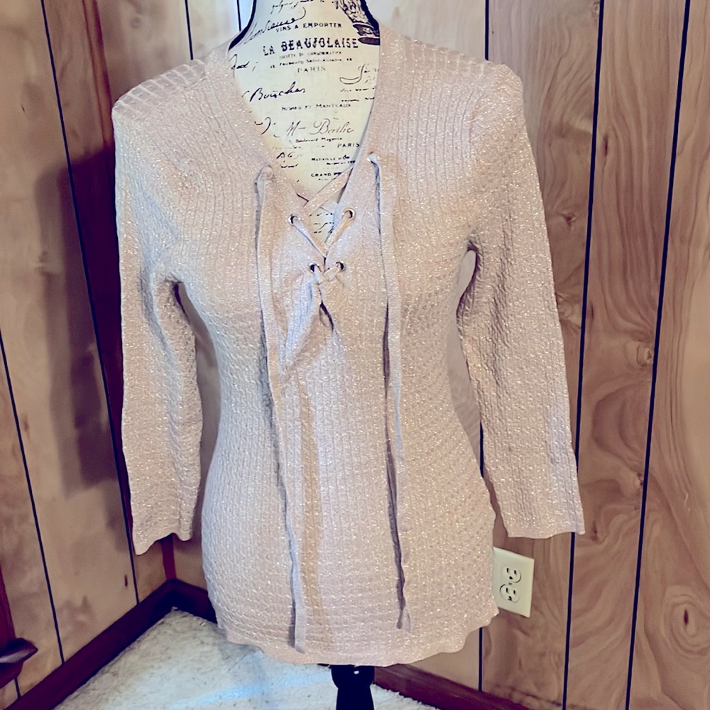 Rose pale Pink has an iridescent affect